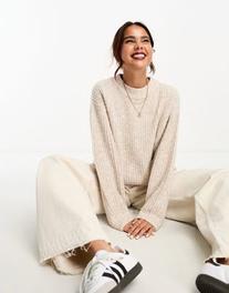 ASOS DESIGN – Puszysty prążkowany sweter z okrągłym dekoltem, w kolorze owsianobeżowym za 95,2 zł w ASOS
