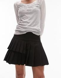 Topshop – Czarna plisowana spódnica mini w tenisowym stylu za 164,25 zł w ASOS