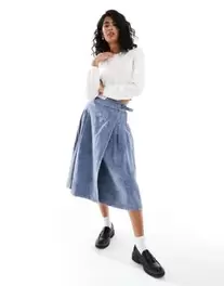 Native Youth – Szara plisowana spódnica midi typu kilt w żakardowy wzór za 309 zł w ASOS