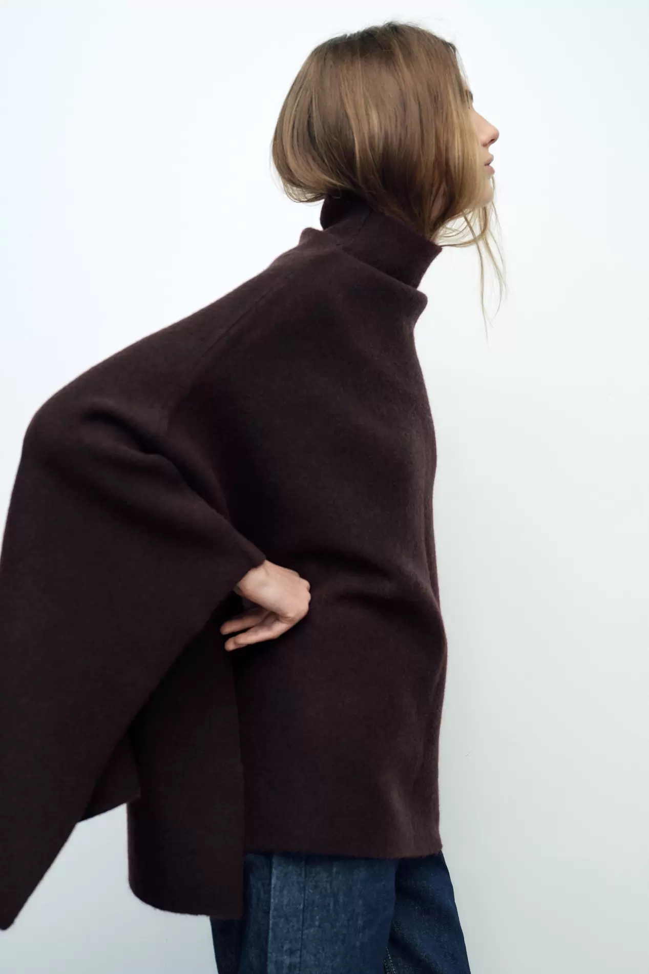 ASYMMETRIC KNIT CAPE za 199 zł w ZARA