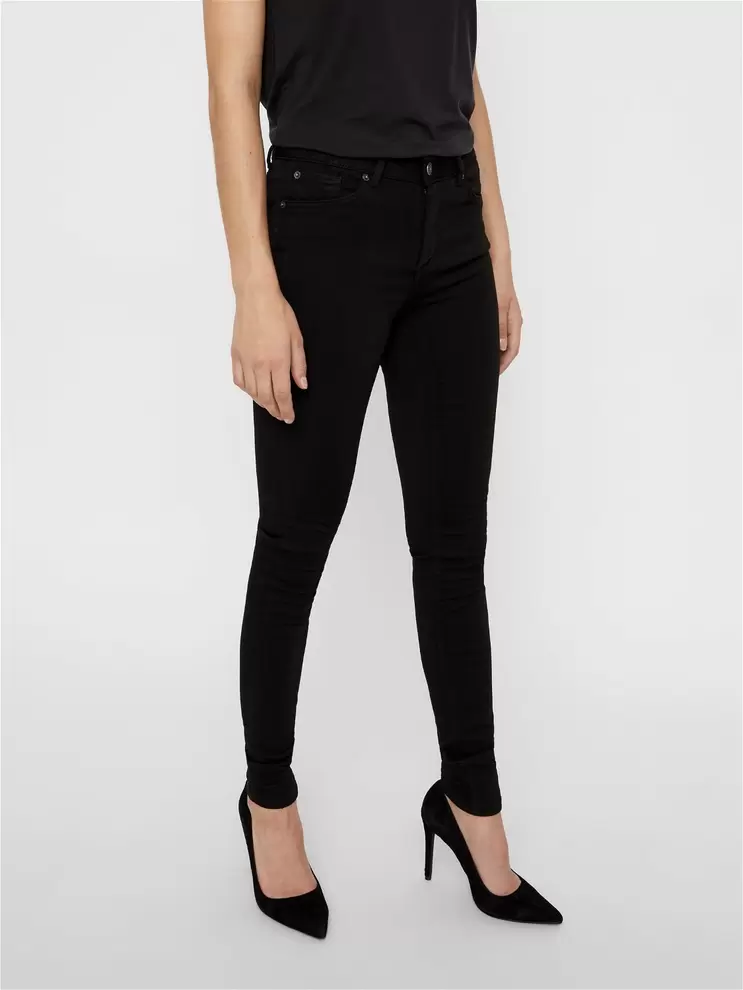 VMLUX Średni stan Krój slim Jeans za 279,99 zł w Vero Moda