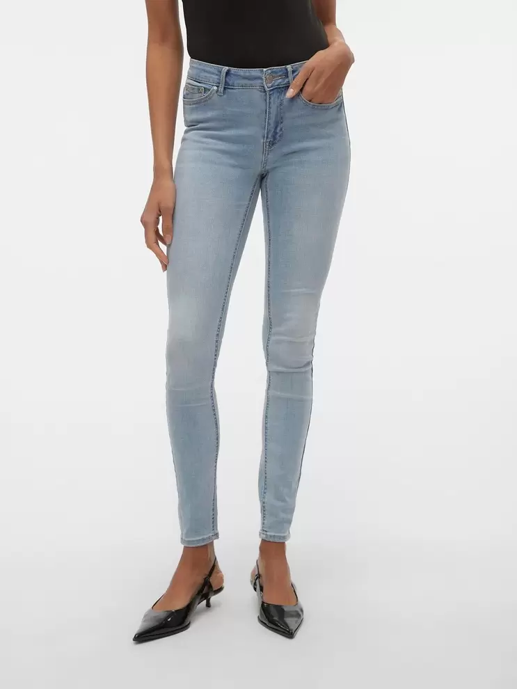 VMFLASH Średni stan Krój skinny Jeans za 209,99 zł w Vero Moda