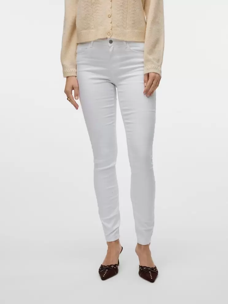 VMELLY Średni stan Krój skinny Jeans za 149,99 zł w Vero Moda