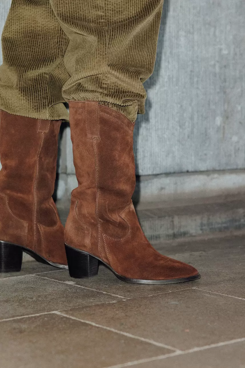 Bottes en cuir western za 89,99 zł w Promod