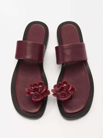 Flat Sandals With Flower za 159,99 zł w Parfois