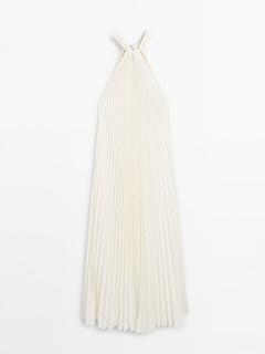 Plisowana sukienka z dekoltem halter za 599 zł w Massimo Dutti