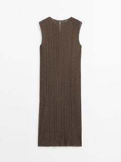 Plisowana sukienka średniej długości bez rękawów za 349 zł w Massimo Dutti