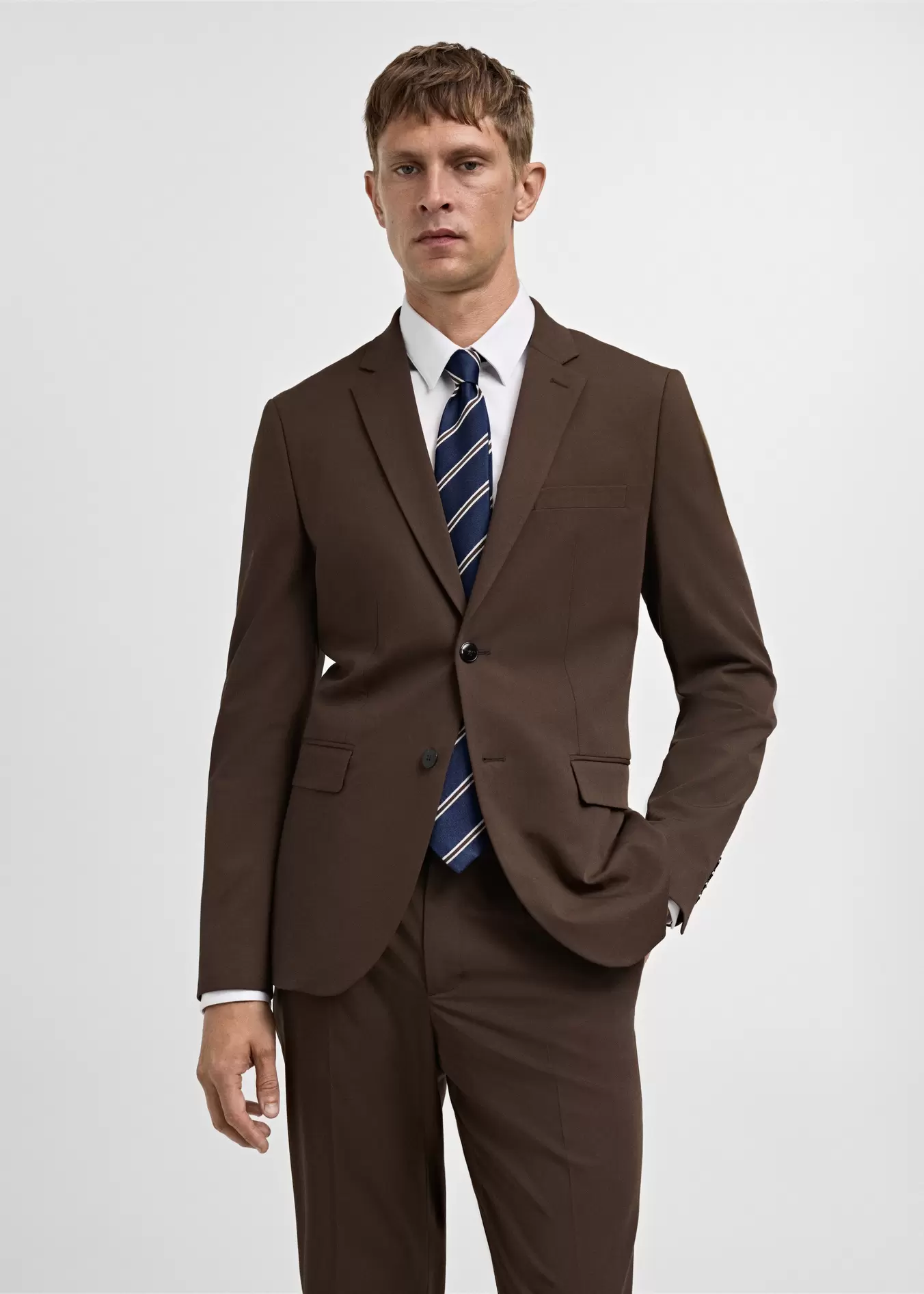 Marynarka garniturowa super slim fit z tkaniny stretch za 399,99 zł w MANGO